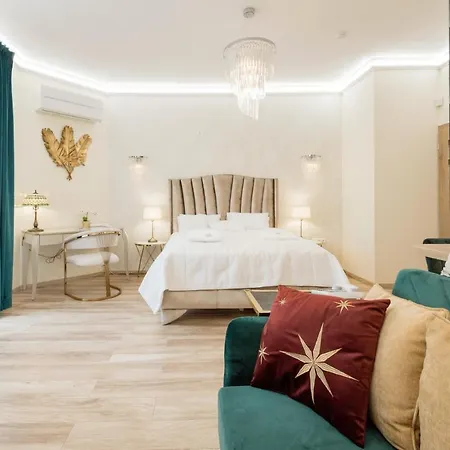 Shining Feather Lejlighed