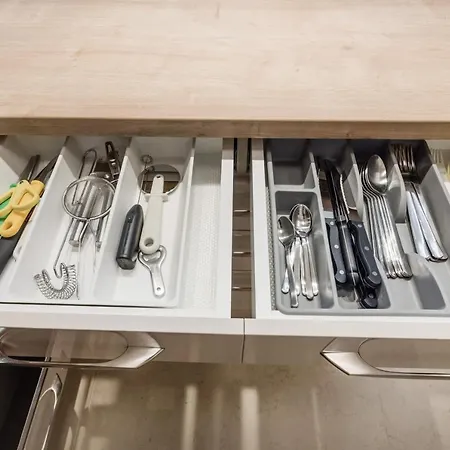 Shining Feather Budapest