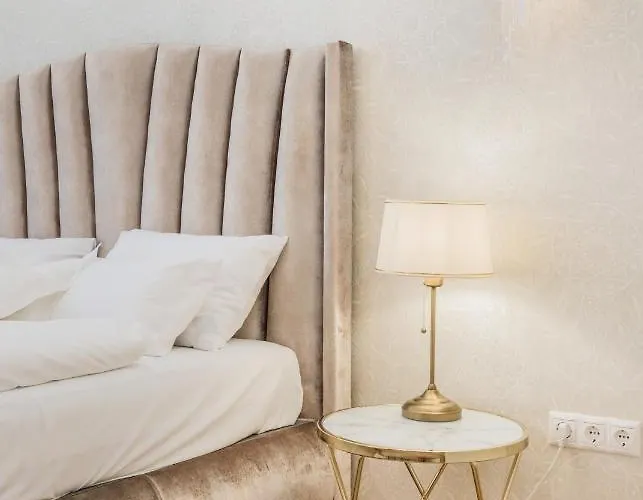 Shining Feather Lägenhet