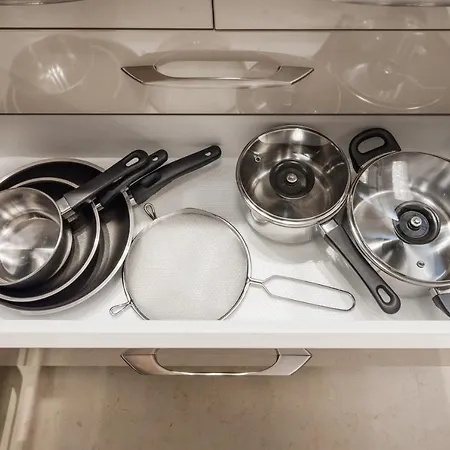 Shining Feather Budapest